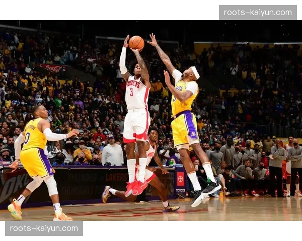 骑士艾伦右膝肌腱炎恢复中，内线轮换时间25-33分钟浮动